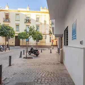 Nine O´clock Castellar By Valcambre Sevilla